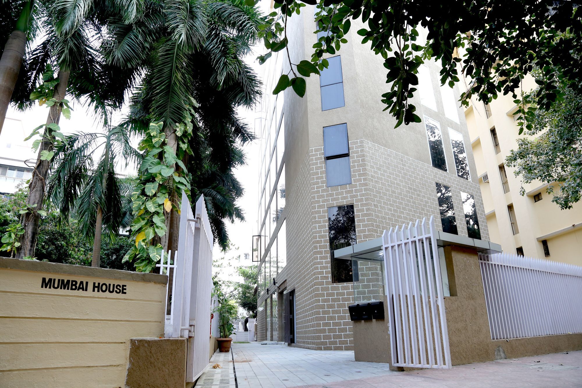 Hotel Mumbai House Andheri East, Bombay Esterno foto